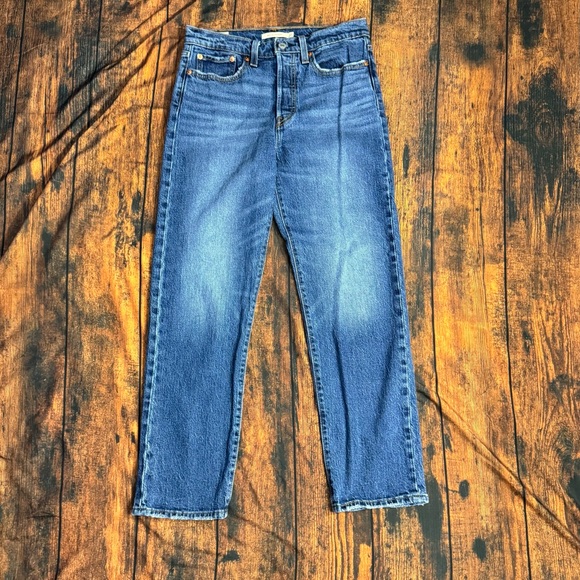 LEVI’S Wedgie Straight Premium Denim Jean in Unstoppable Wear 27 - Picture 3 of 9